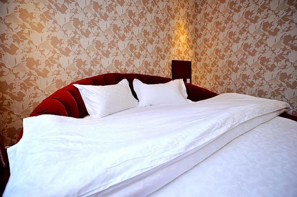 East Sacred Hotel Beijing Exterior photo